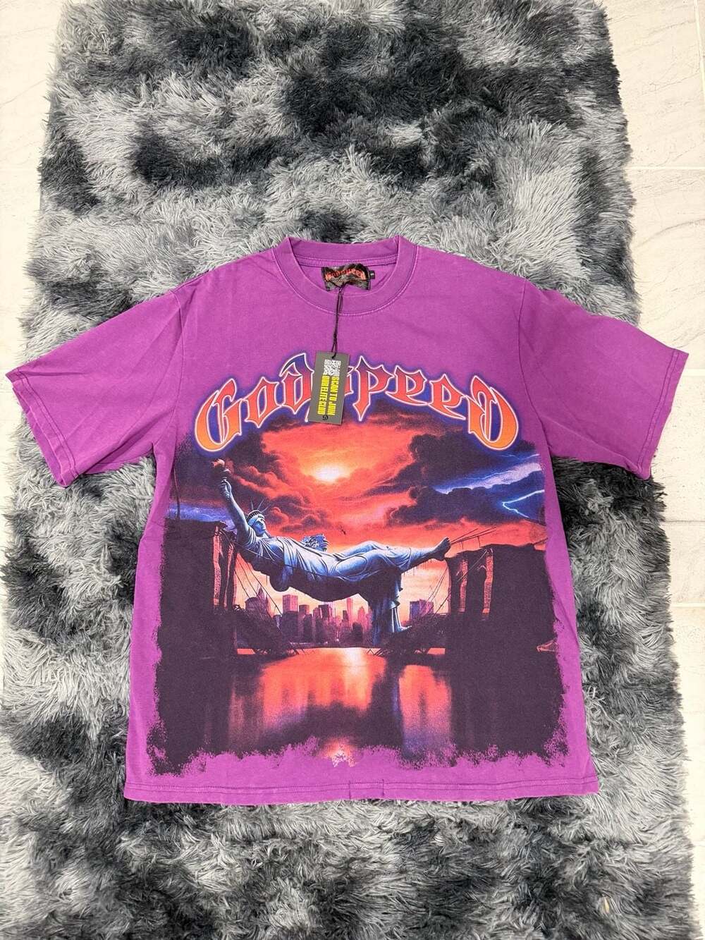 Godspeed Purple City Statue of Liberty Graphic T-Shirt Size M